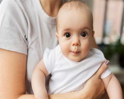 2026年平躺子宫摸起来硬硬的是什么原因？解析其对助孕与高龄生子的影响